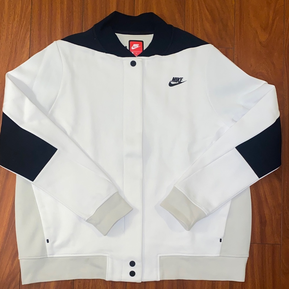 🦓Nike Women’s Tech Fleece Pullover White and Black Bomber Destroyer Jacket🦓